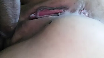 Hotwife Får Sin Store Sorte Pik Ridende Og Creampie I Interracial Orgie